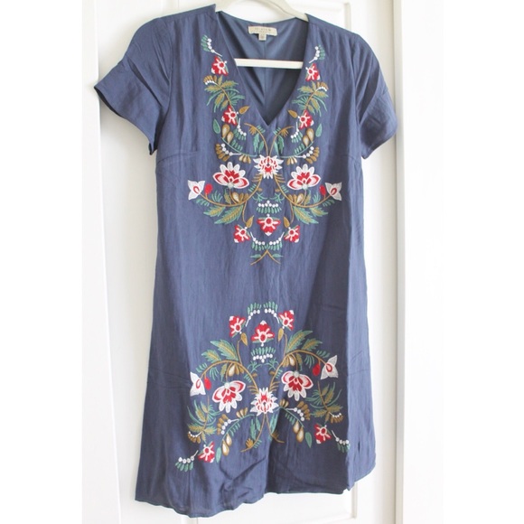 $5 SALE | Navy Floral Embroidered Shift Dress (D2) - Picture 4 of 7